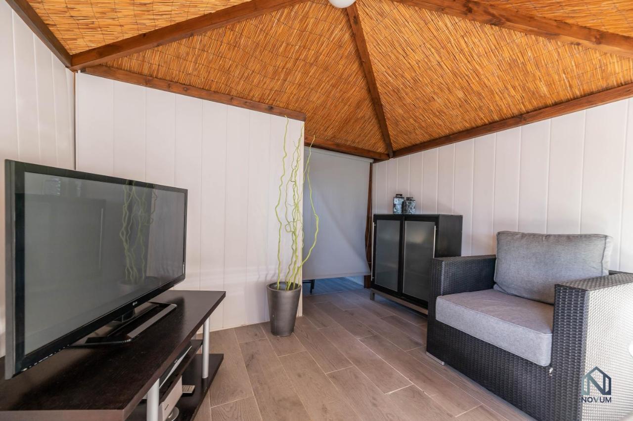 Newly Renovated 4 Bdrm W Pool In Location *