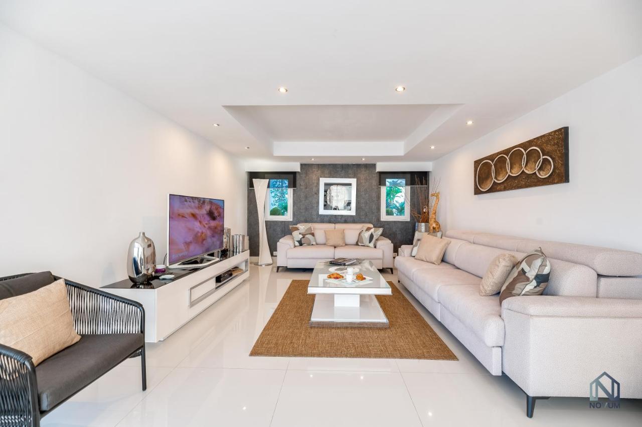 Apartment Newly Renovated 4 Bdrm W Pool In Location