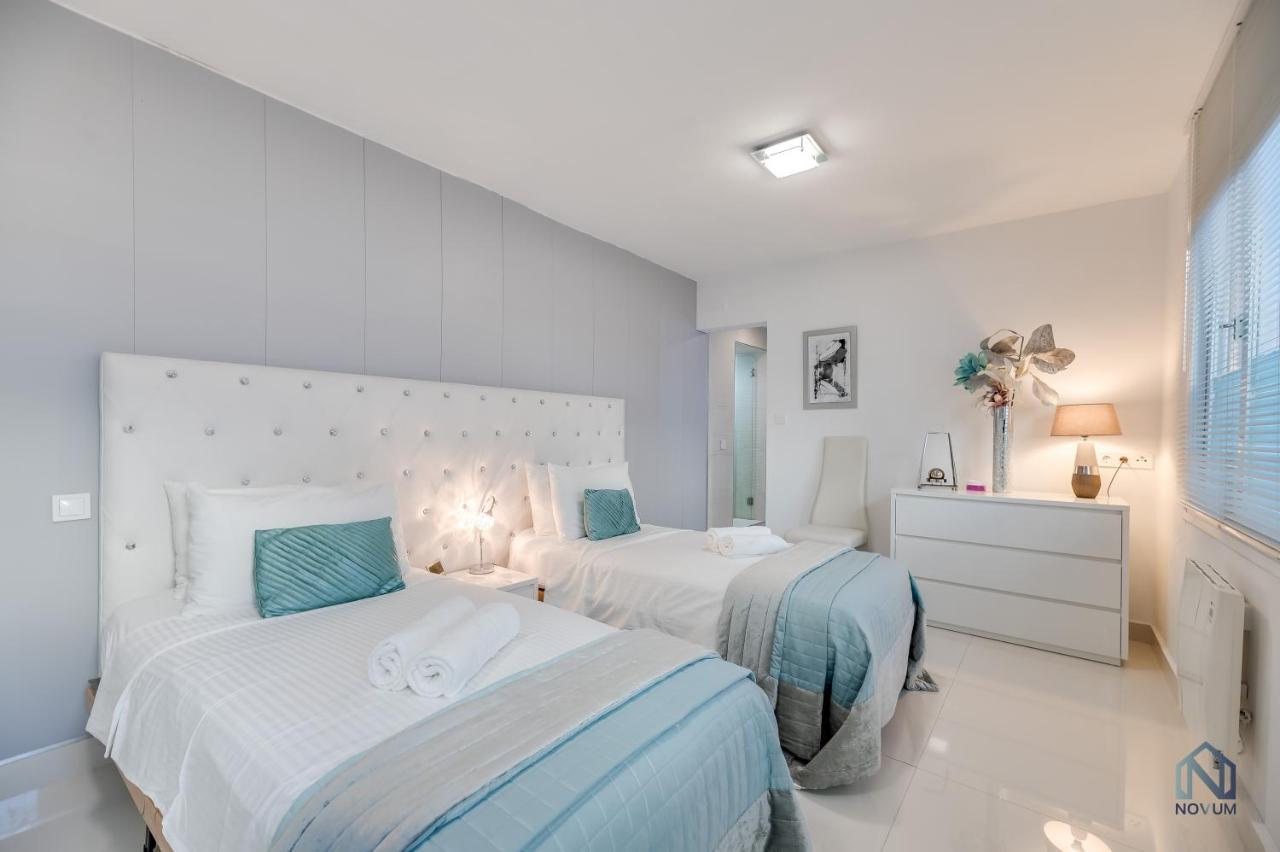 Appartement Newly Renovated 4 Bdrm W Pool In Location Marbella