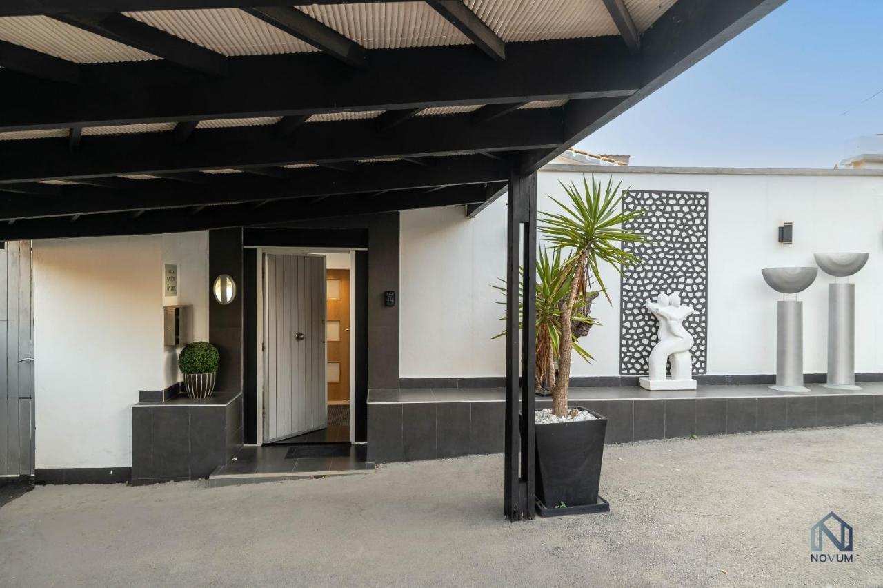 Newly Renovated 4 Bdrm W Pool In Location Marbella